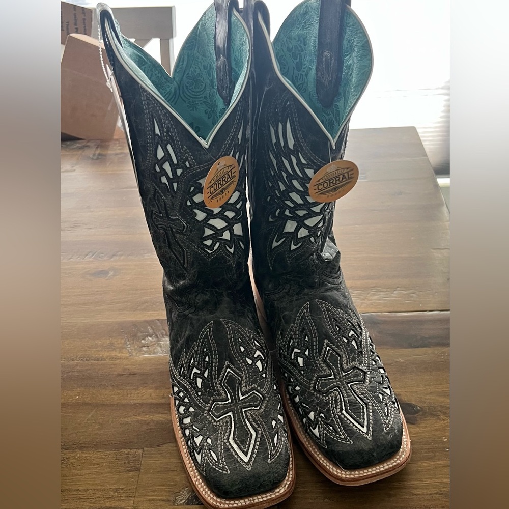 Corral Black and White Western Boots